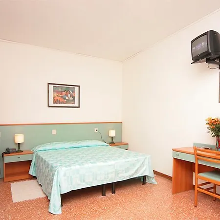Hotel Janeiro Frontemare 3*