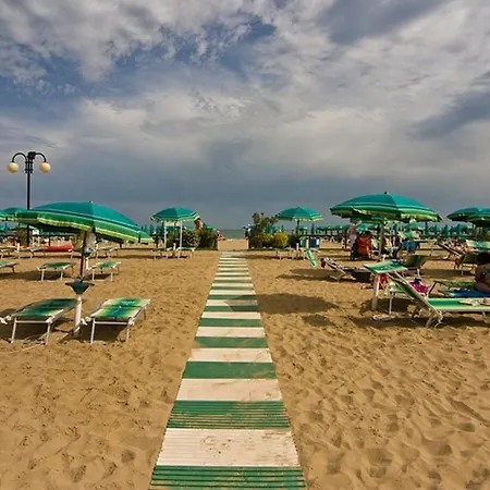 Hotel Janeiro Frontemare 3*
