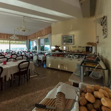 Hotel Janeiro Frontemare