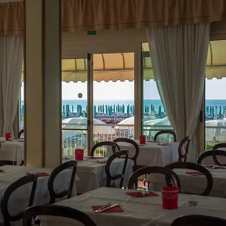 Hotel Janeiro Frontemare 3*